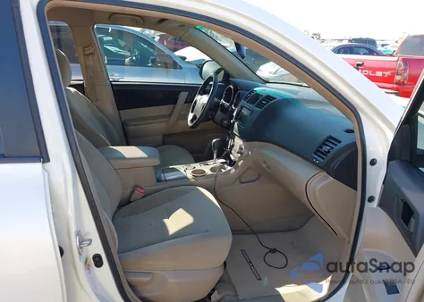 2010 Toyota Highlander from USA, damaged, VIN 5TDZA3EH6AS002743